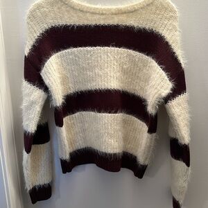 Women’s Dillard’s sweater